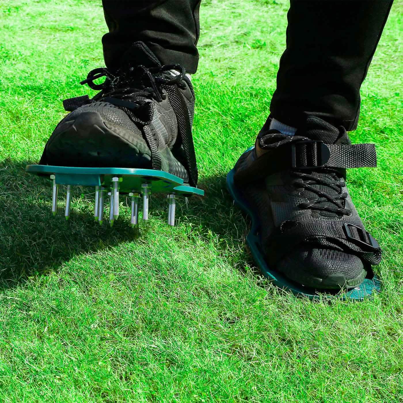 Earthwise Step-In™ Lawn Aerator Sandals - Image 15